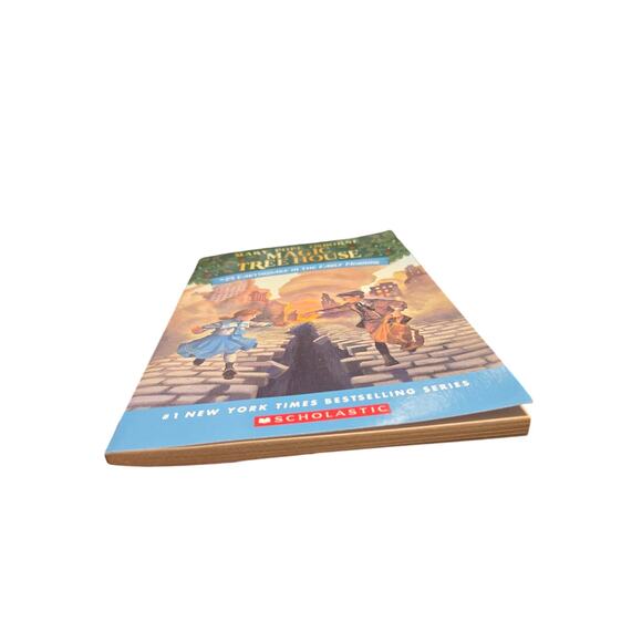 Magic tree house #24 earthquake in the early morning by Mary Pope Osborne - Picture 3 of 7